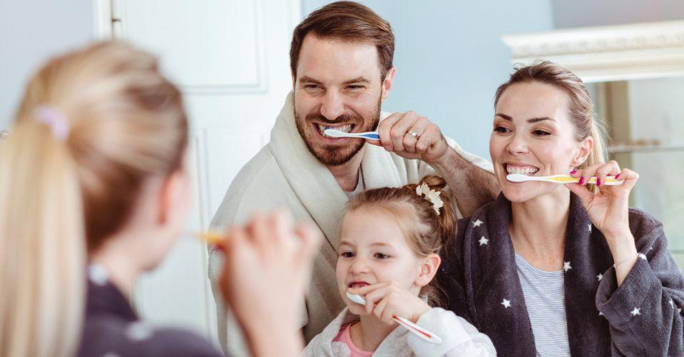 Consejos para cuidar la salud bucal de toda la familia con Yotuel